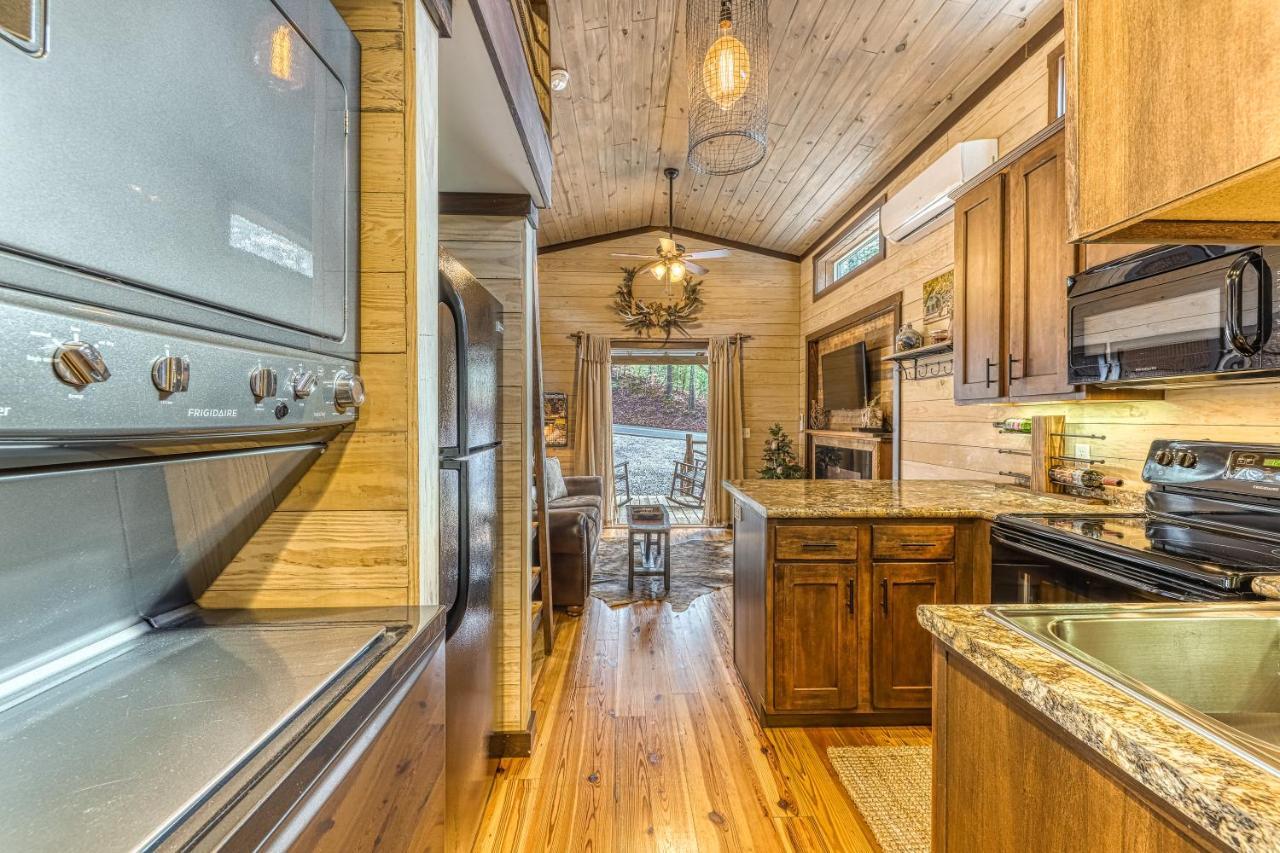 Smoky Mountain Tiny Home Пиджен-Фордж Экстерьер фото