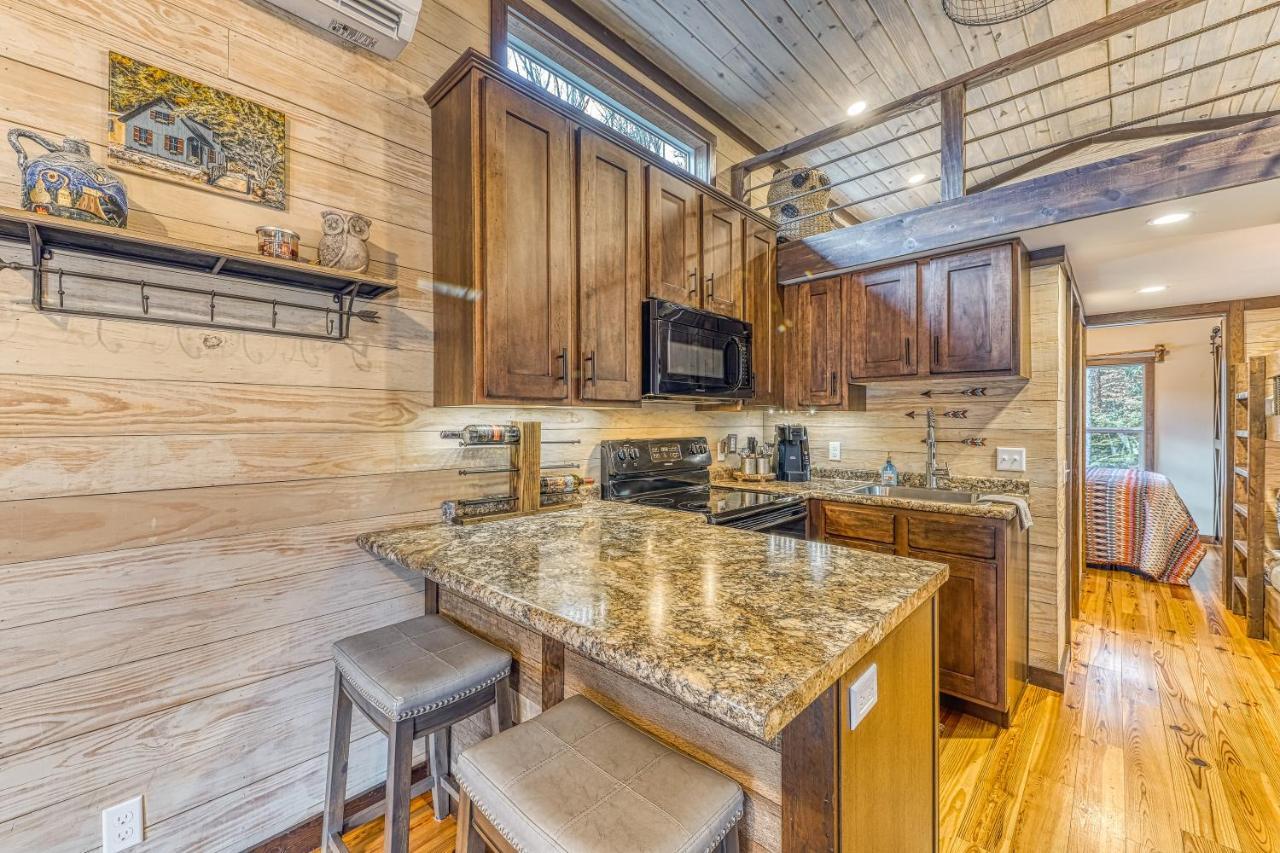 Smoky Mountain Tiny Home Пиджен-Фордж Экстерьер фото