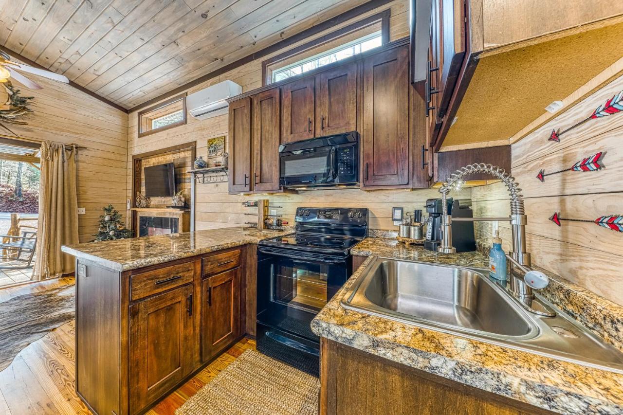 Smoky Mountain Tiny Home Пиджен-Фордж Экстерьер фото